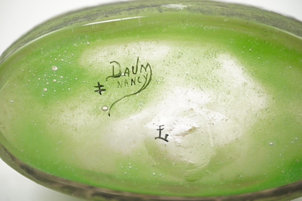 Daum, Nancy: A ‘Rain’ vase